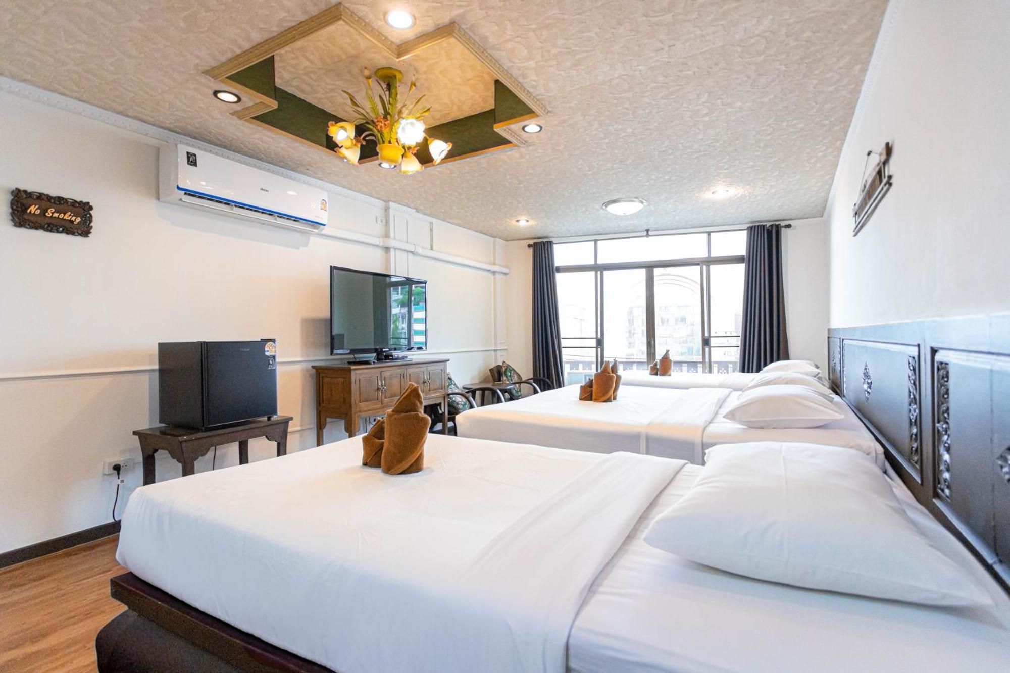Family Room,1695749216:JPEG